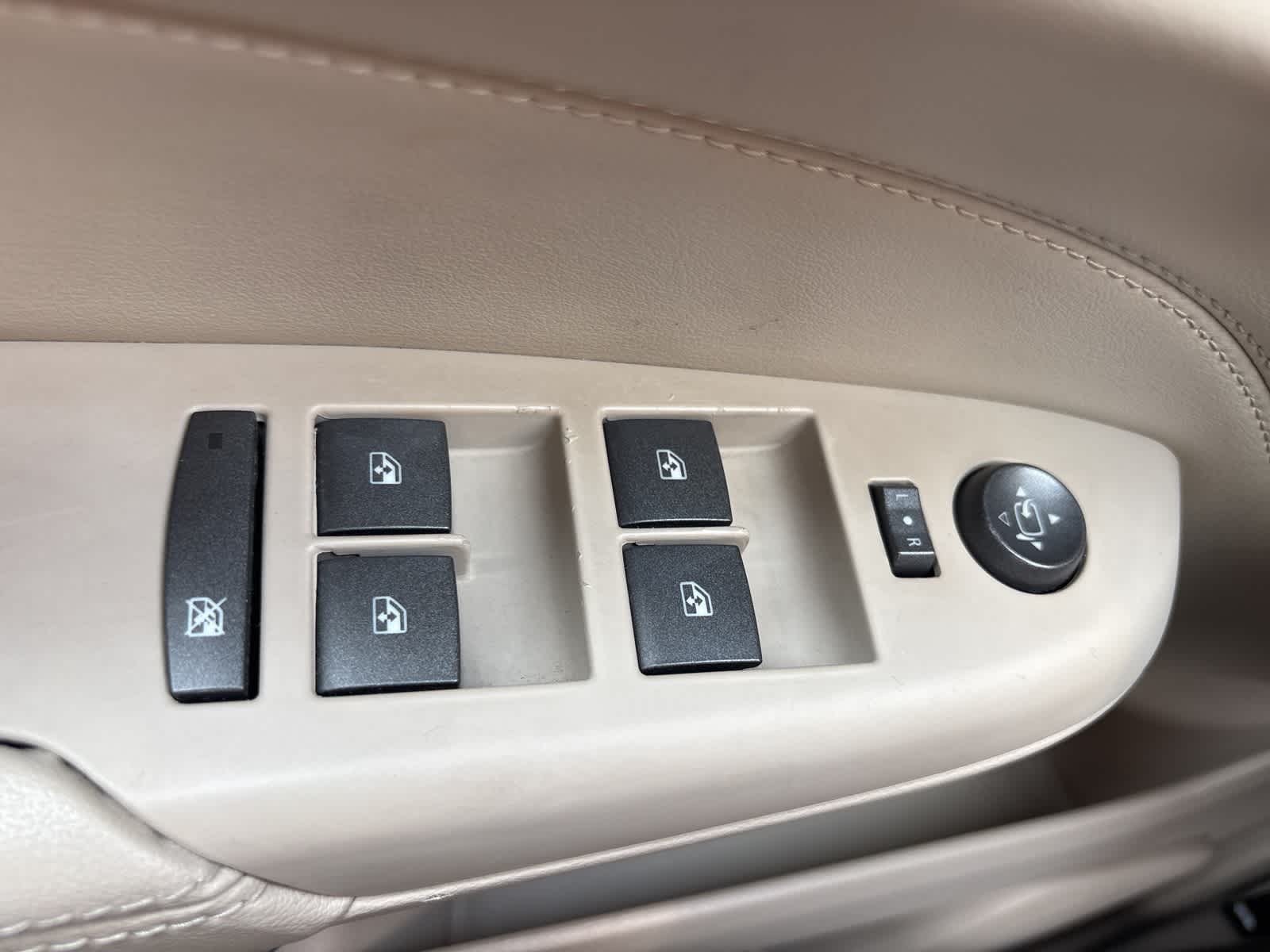 Thumbnail: 2011 Cadillac SRX - 12