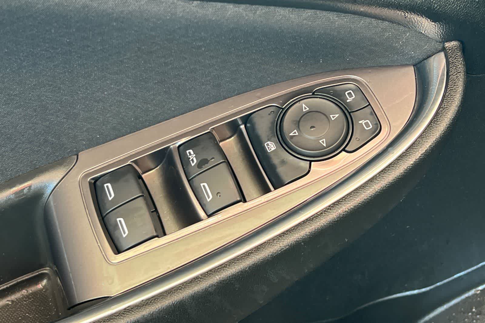 Thumbnail: 2019 Chevrolet Malibu - 13