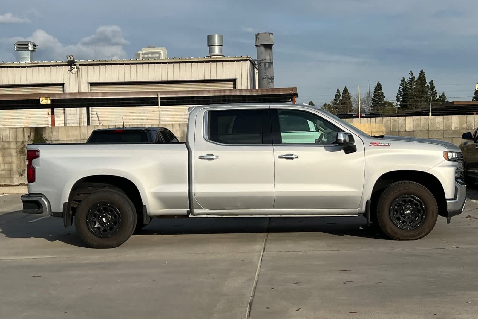 Thumbnail: 2019 Chevrolet Silverado 1500 - 9