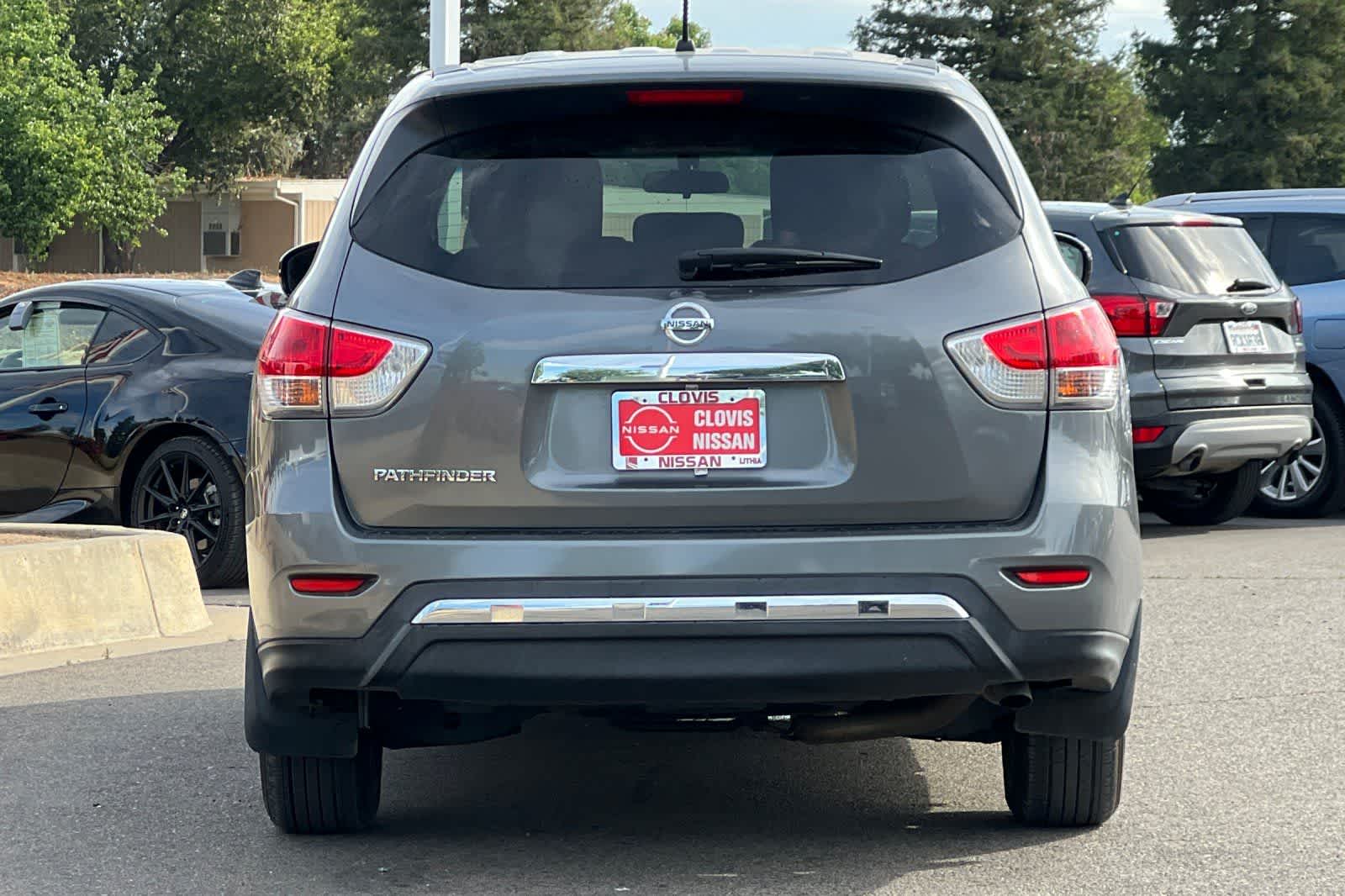 Thumbnail: 2015 Nissan Pathfinder - 8