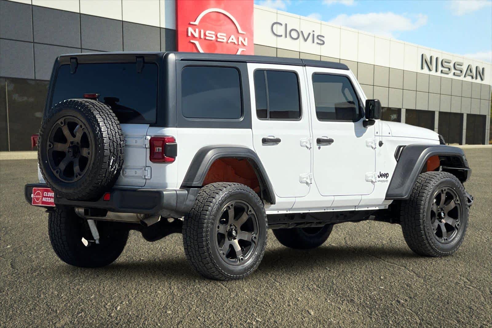 Thumbnail: 2019 Jeep Wrangler - 3