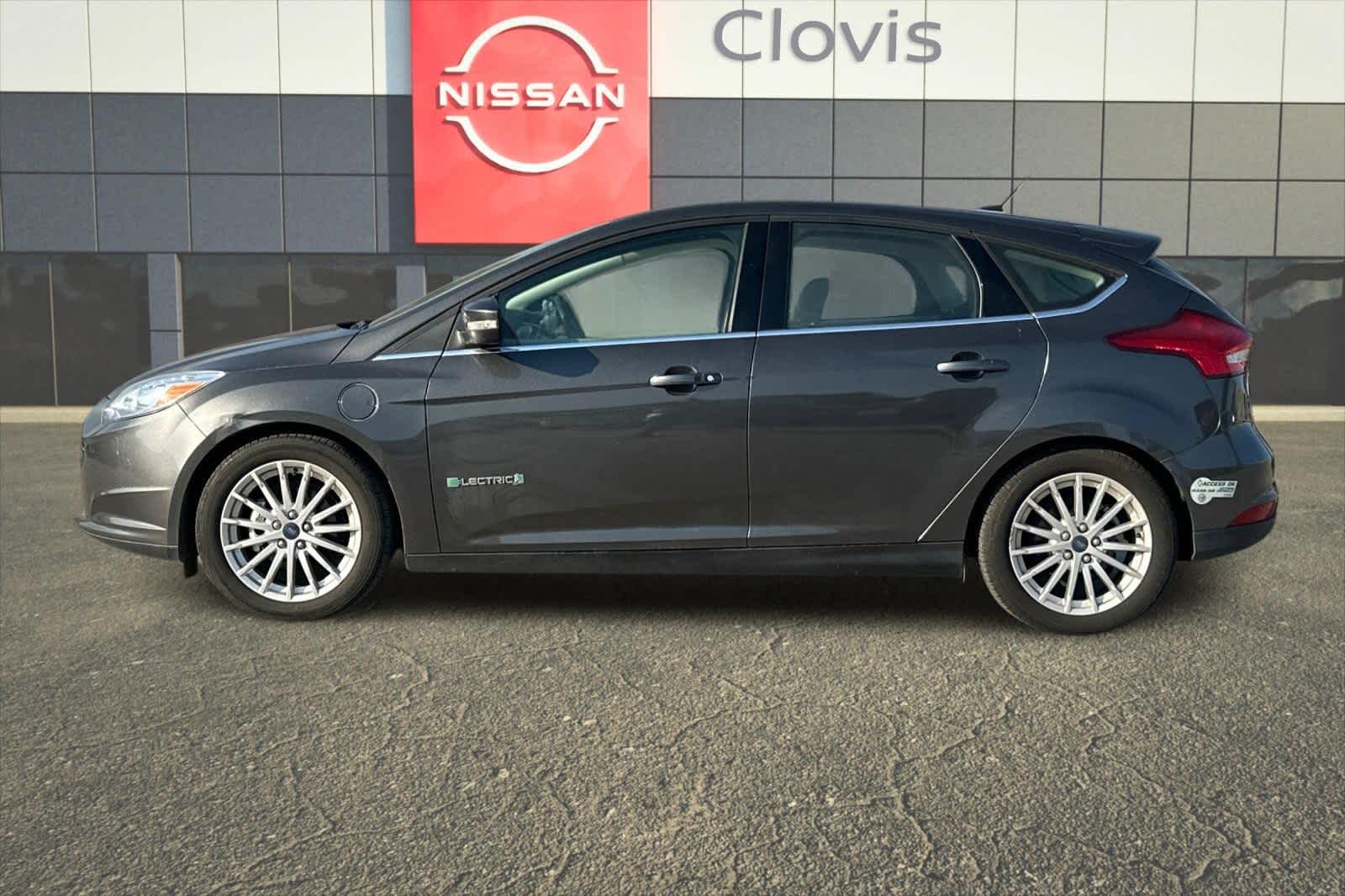 Thumbnail: 2015 Ford Focus - 6