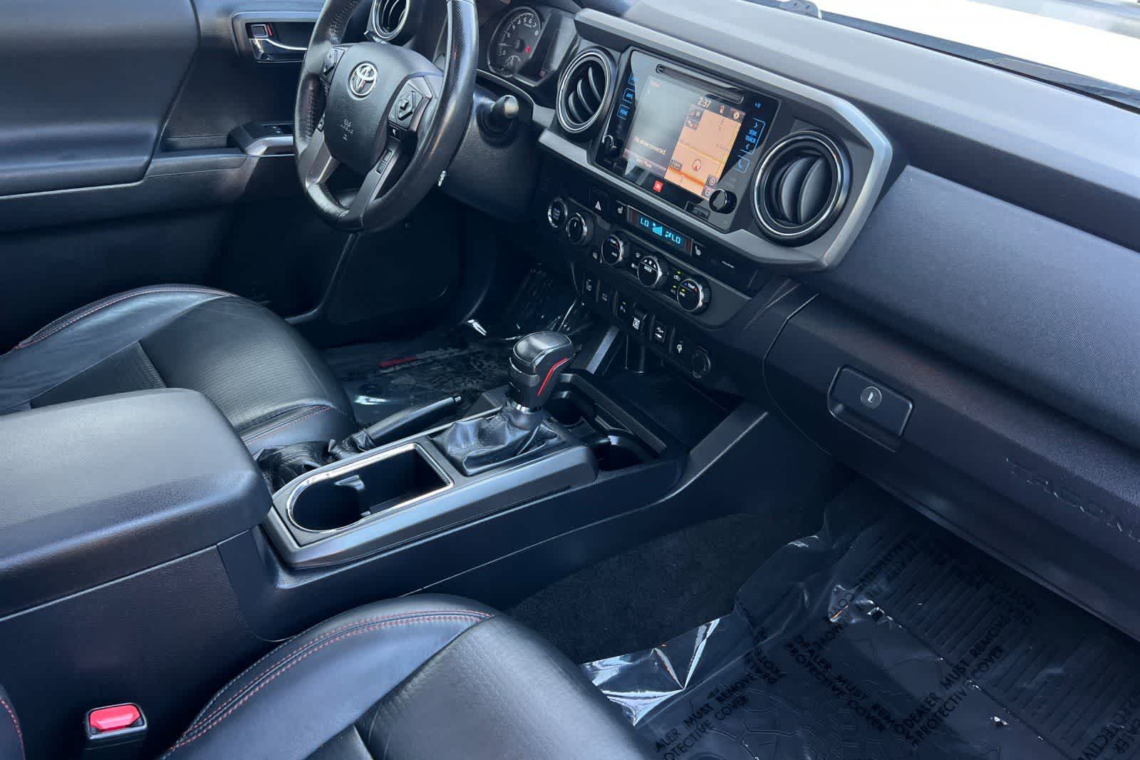 Thumbnail: 2019 Toyota Tacoma - 17