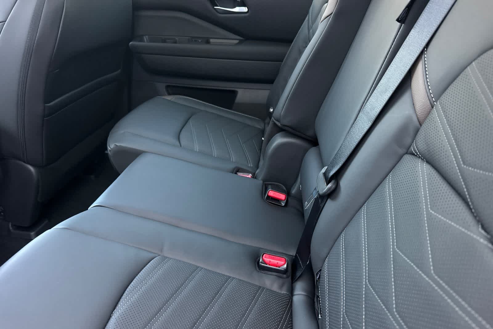 Thumbnail: 2025 Nissan Pathfinder - 5