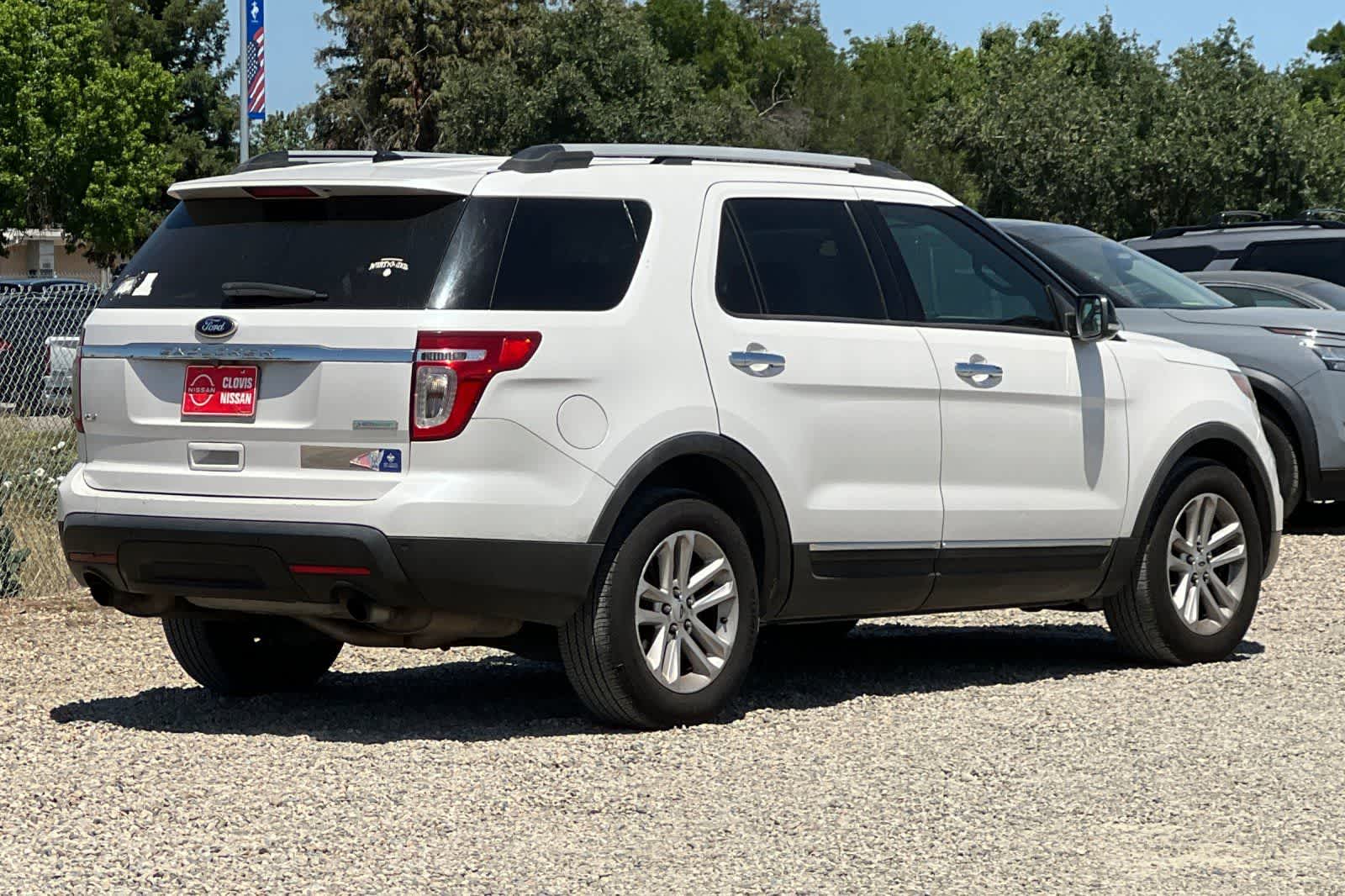 Thumbnail: 2013 Ford Explorer - 3