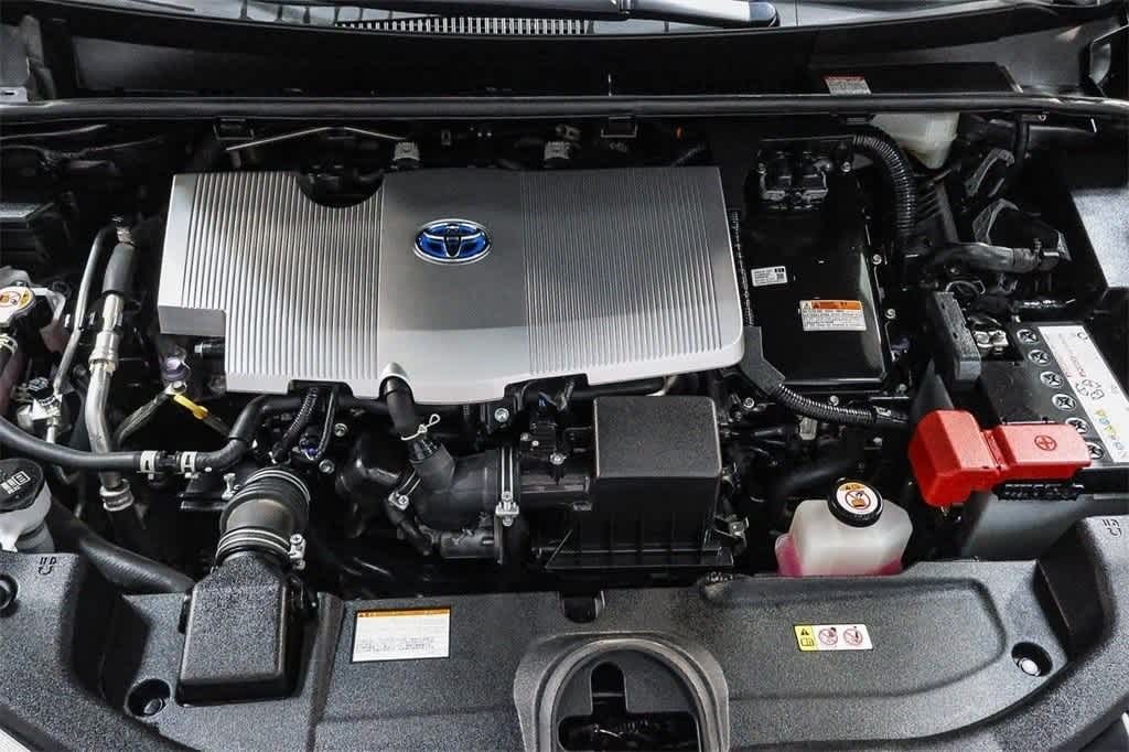 2022 Toyota Prius L Eco 27