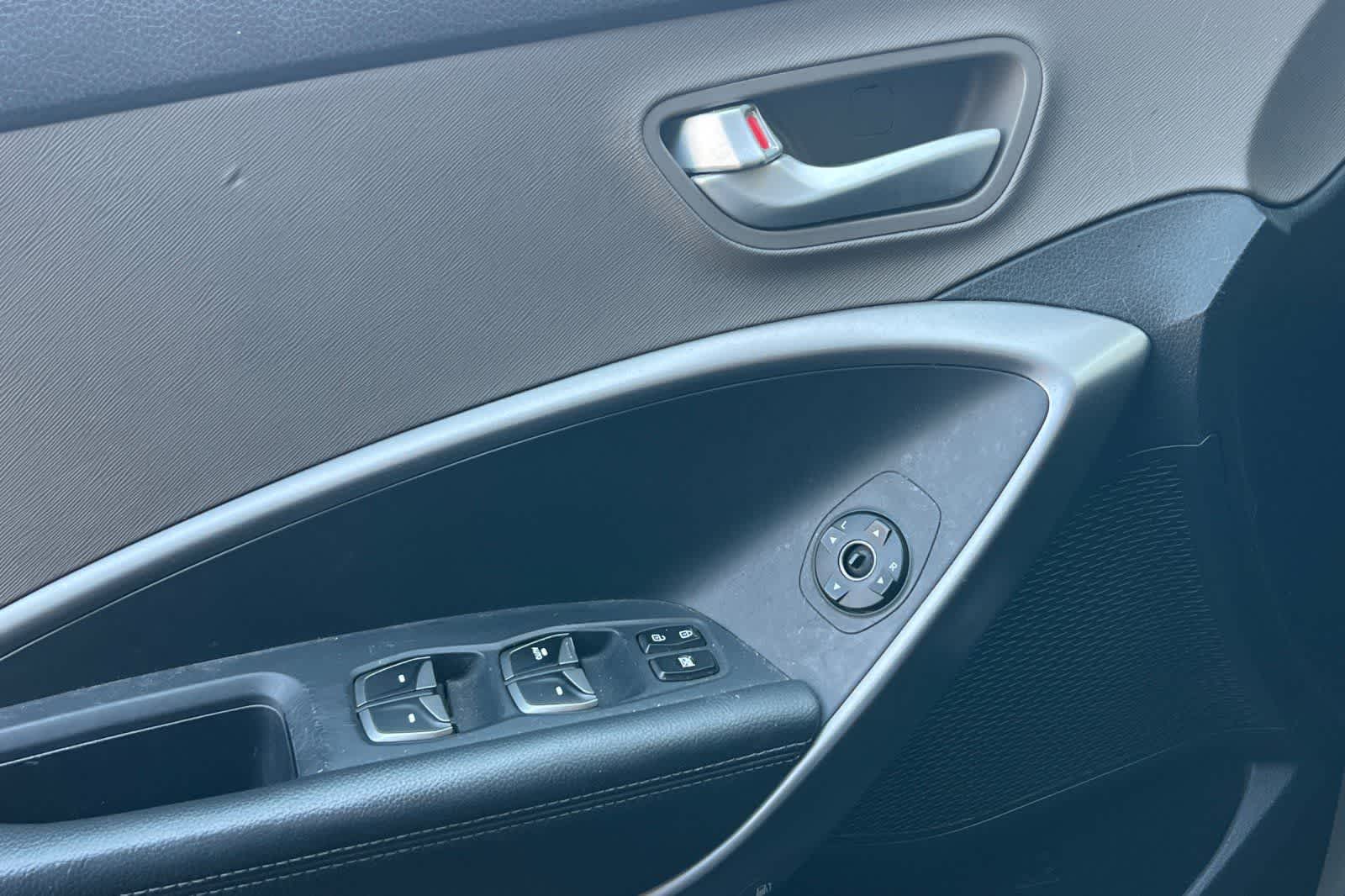 Thumbnail: 2014 Hyundai Santa Fe - 15