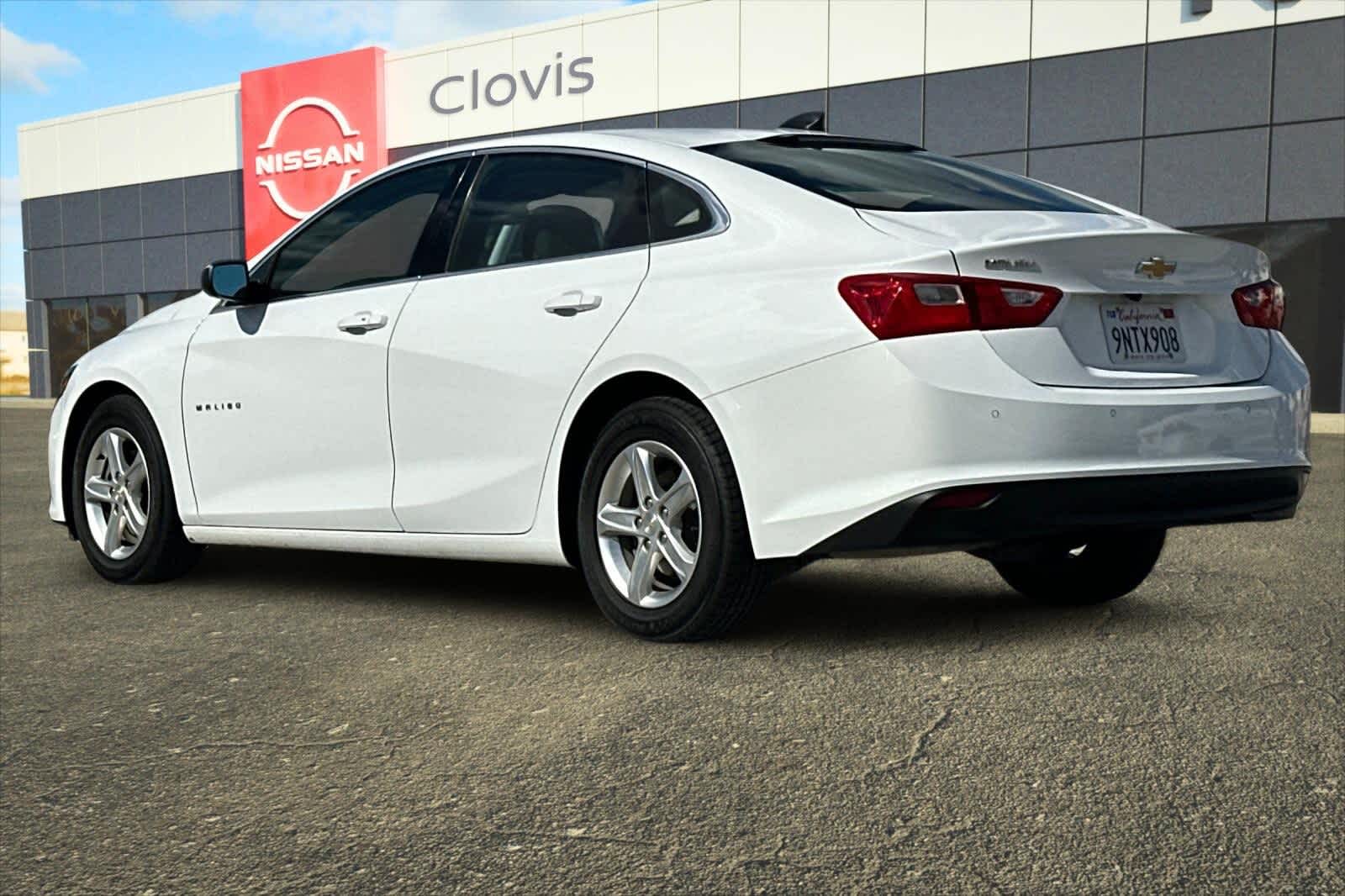Thumbnail: 2021 Chevrolet Malibu - 7