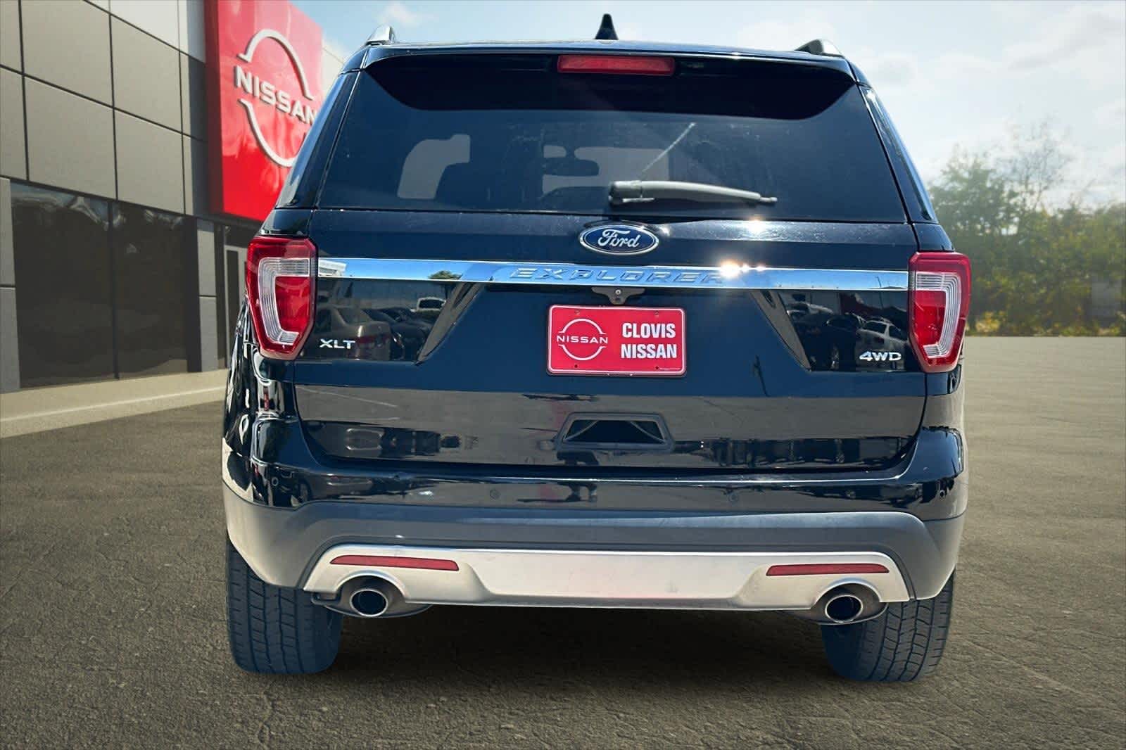 Thumbnail: 2017 Ford Explorer - 8