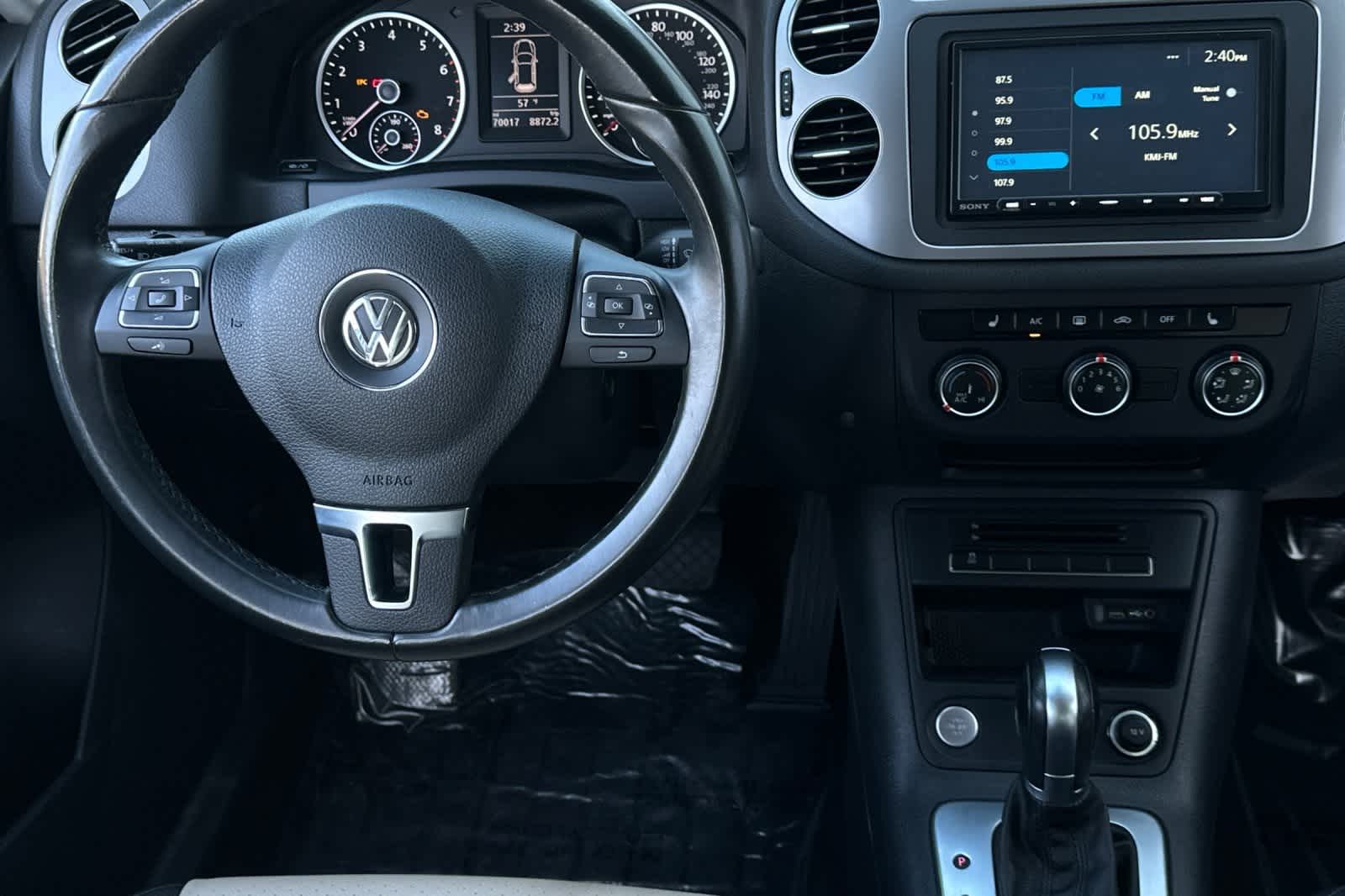 Thumbnail: 2017 Volkswagen Tiguan - 16