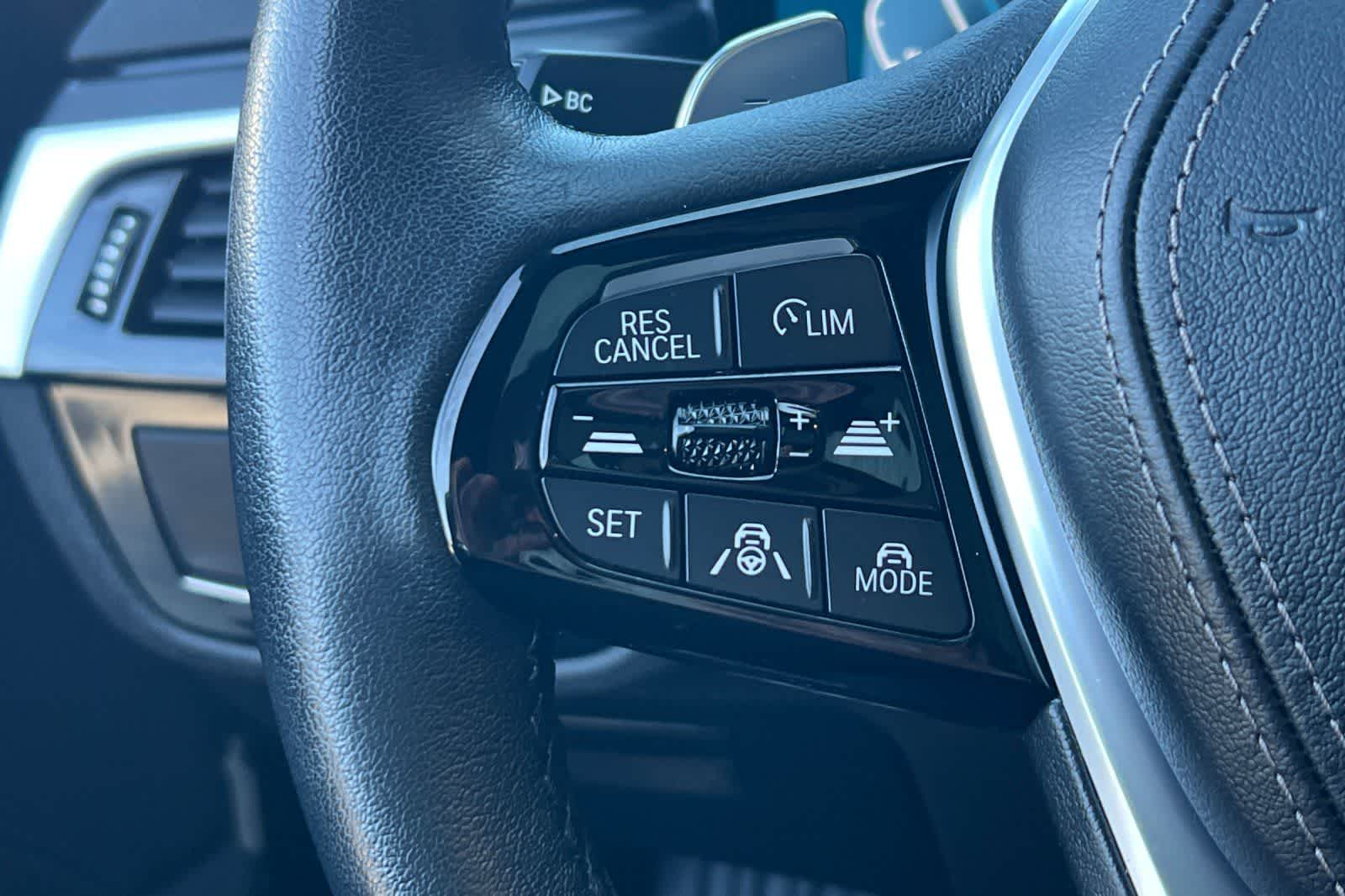 Thumbnail: 2023 BMW 5 Series - 31