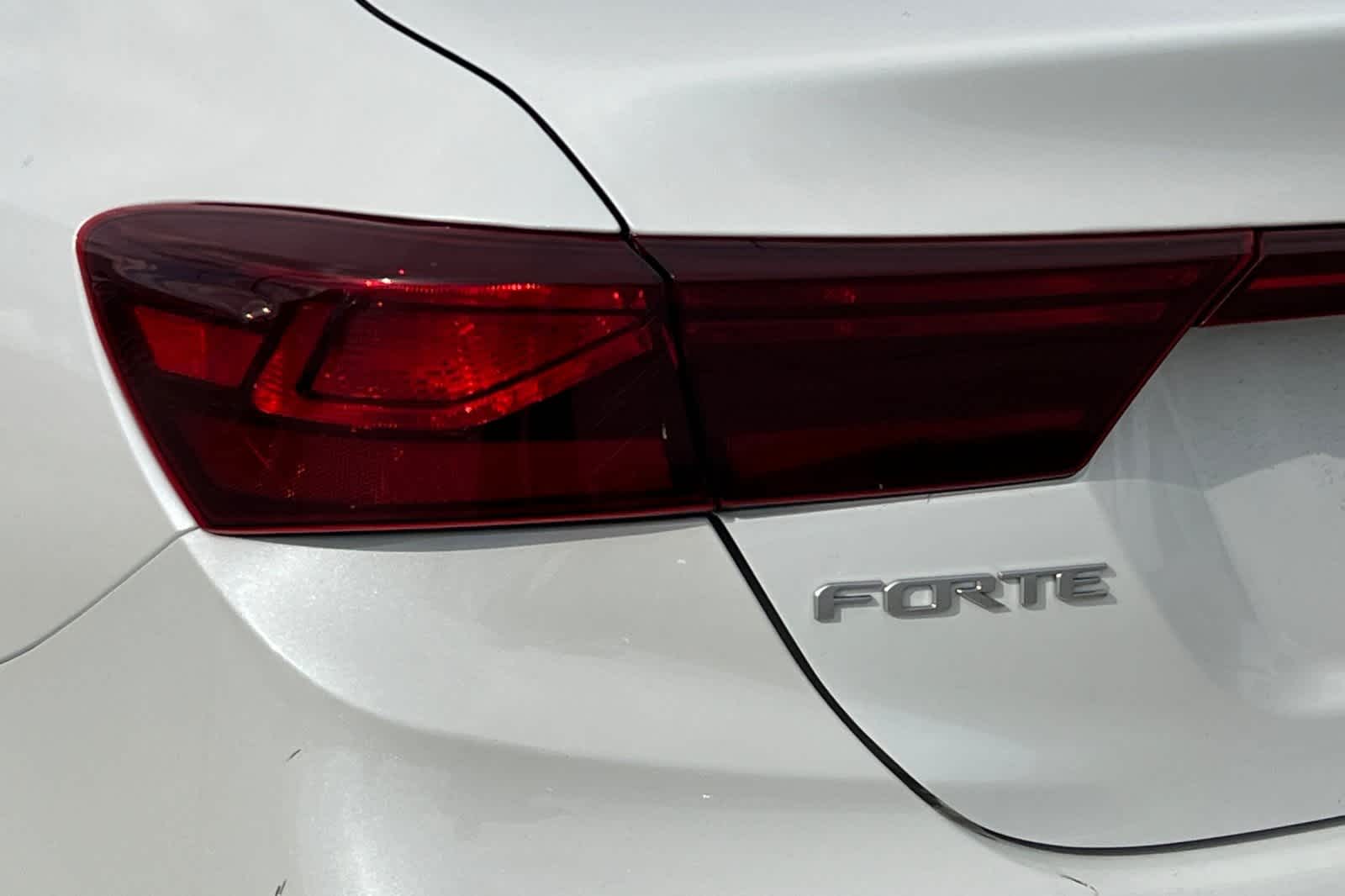 Thumbnail: 2024 Kia Forte - 7