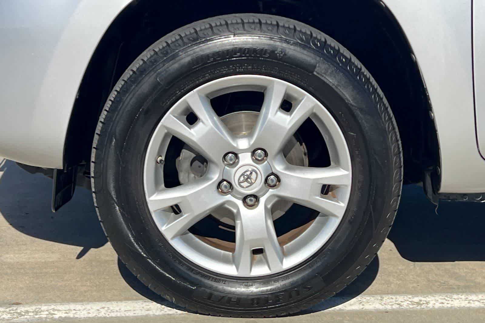 Thumbnail: 2011 Toyota RAV4 - 33