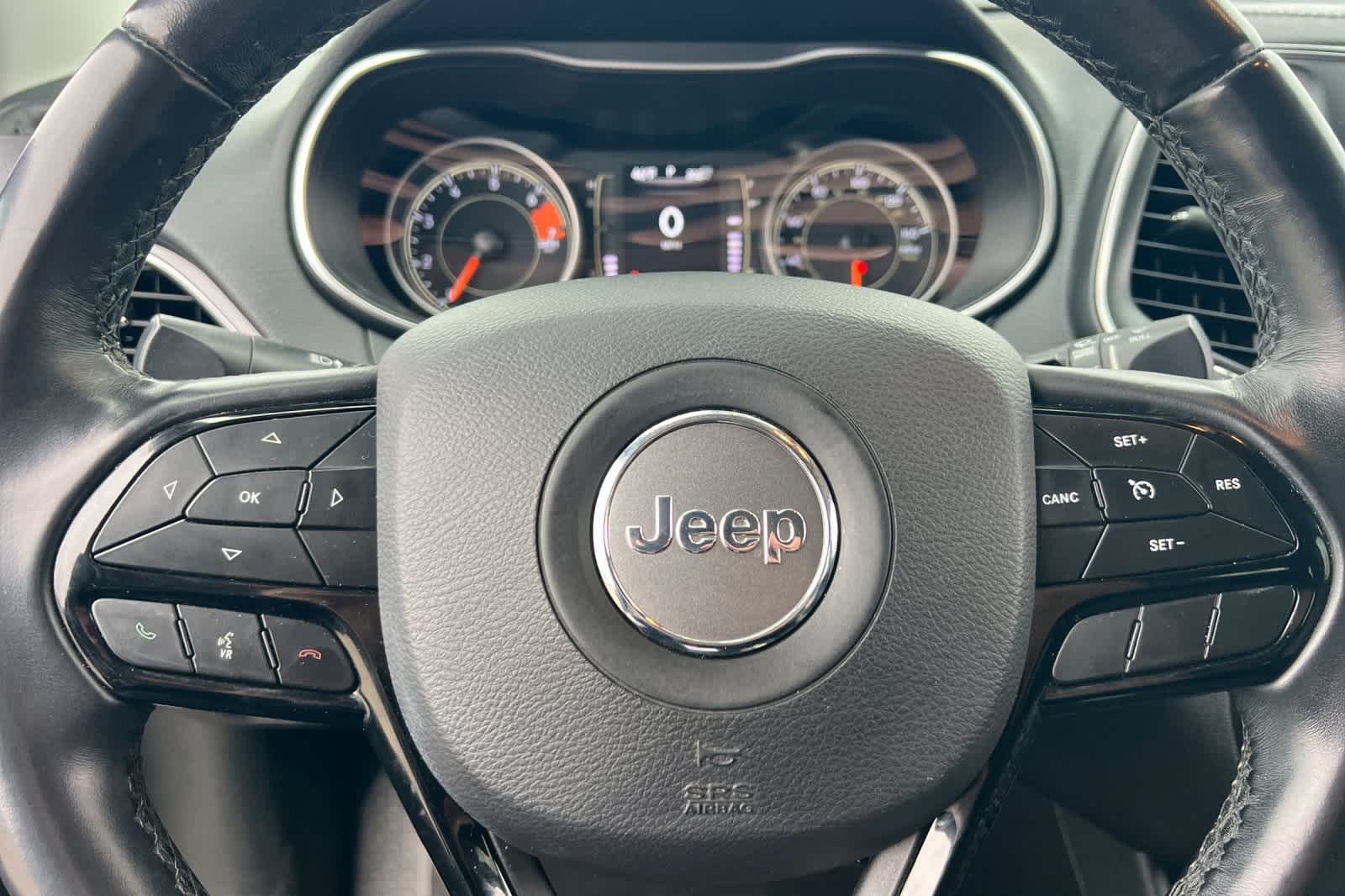 Thumbnail: 2019 Jeep Cherokee - 27