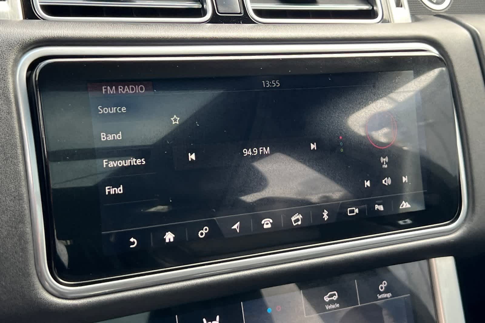 Thumbnail: 2021 Land Rover Range Rover - 23