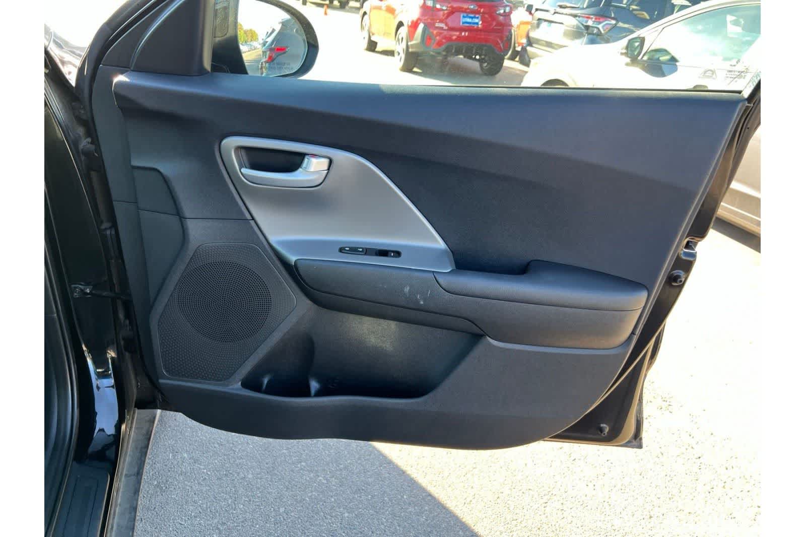 Thumbnail: 2018 Kia Niro - 29