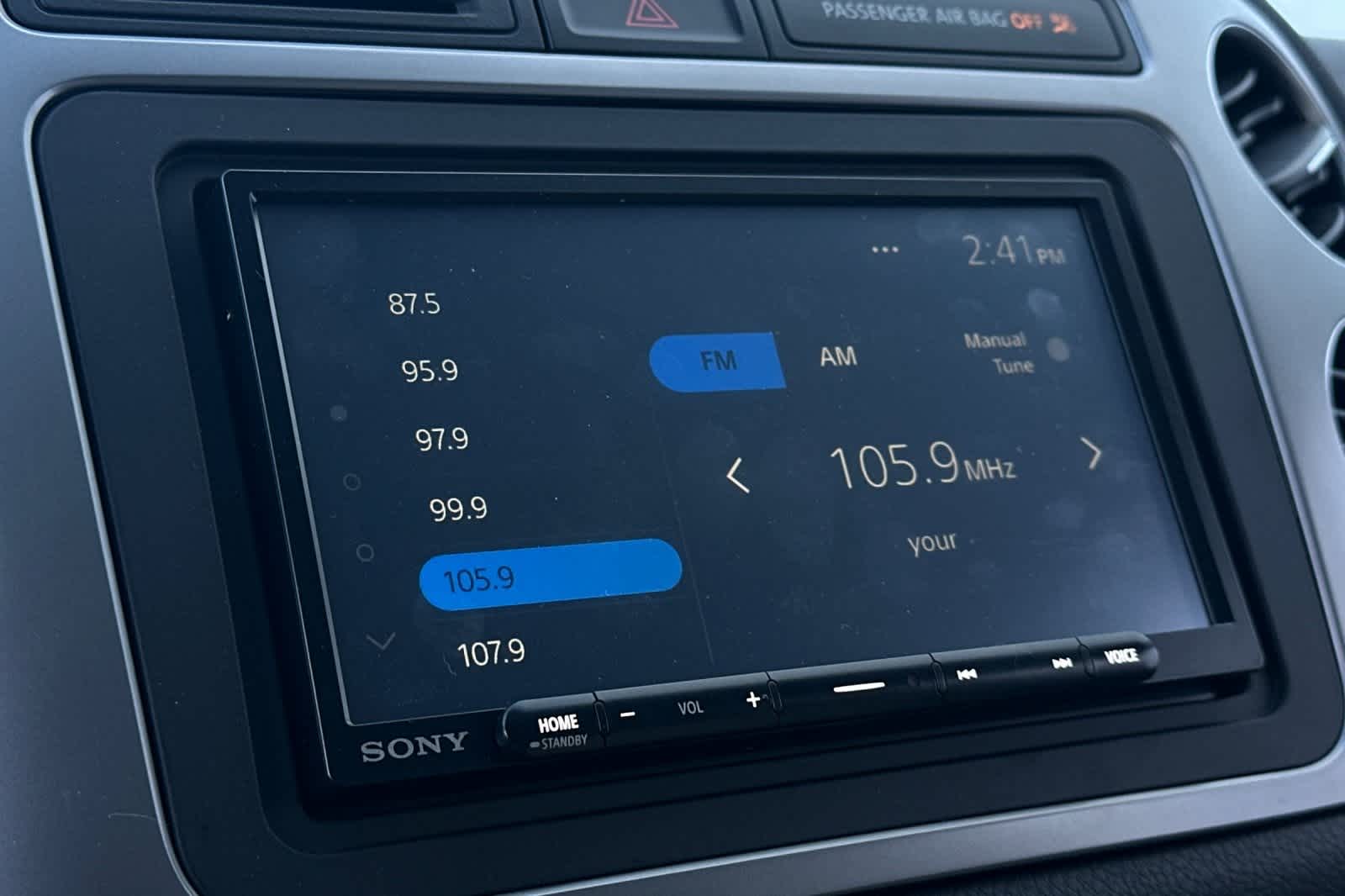 Thumbnail: 2017 Volkswagen Tiguan - 22