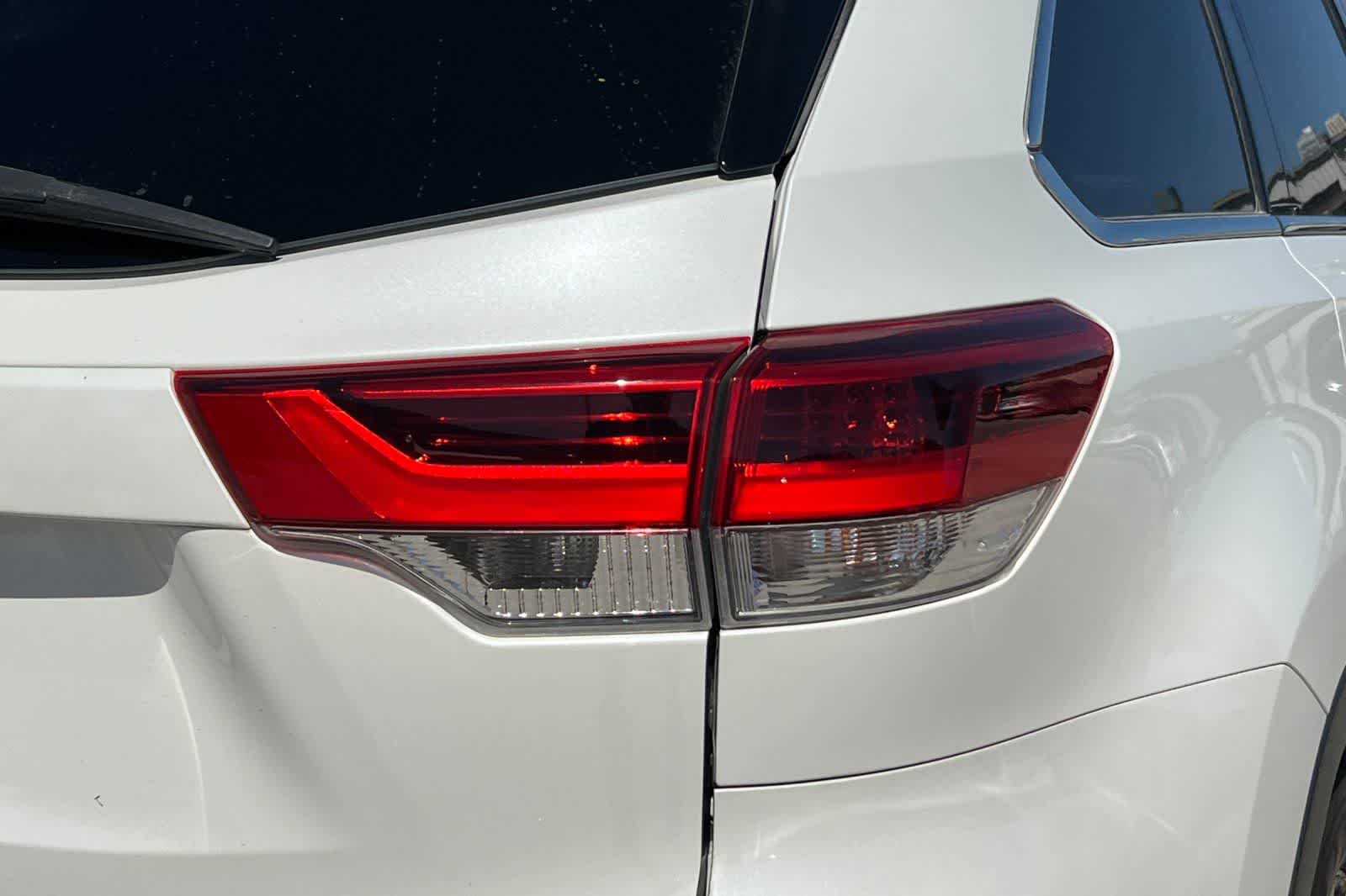 Thumbnail: 2018 Toyota Highlander - 13