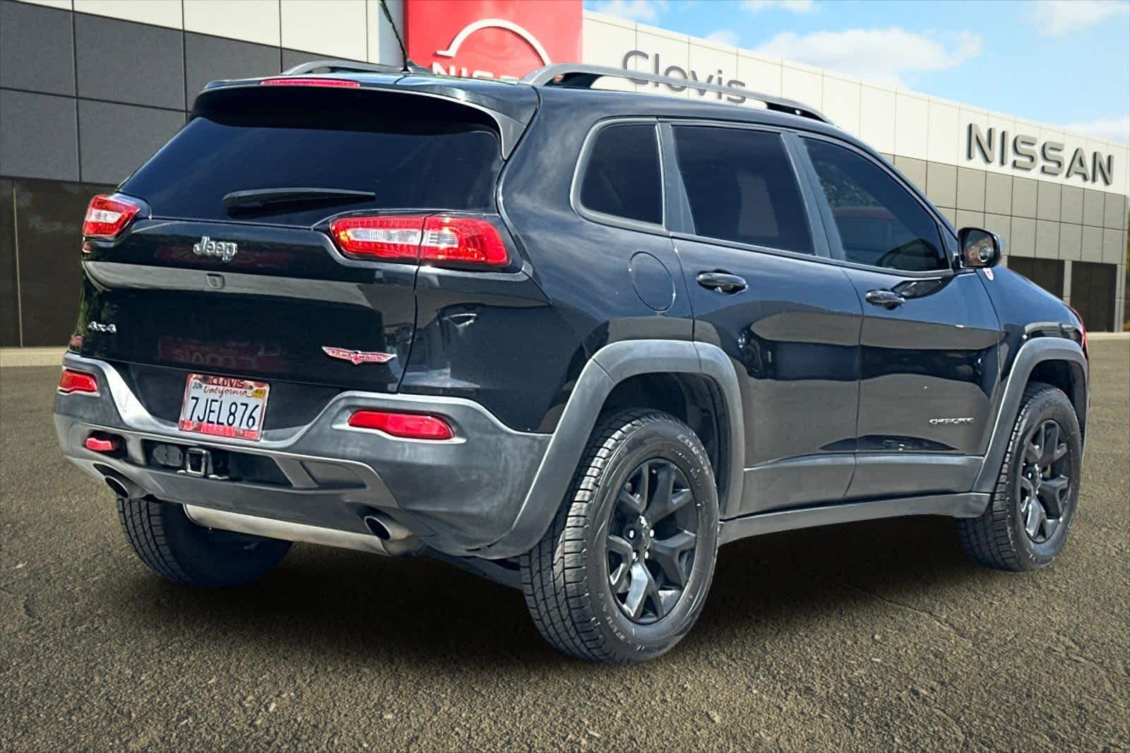 Thumbnail: 2015 Jeep Cherokee - 3