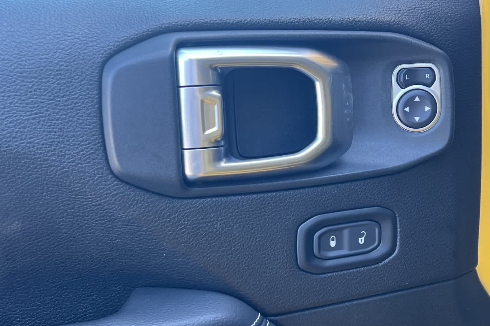 Thumbnail: 2019 Jeep Wrangler - 13