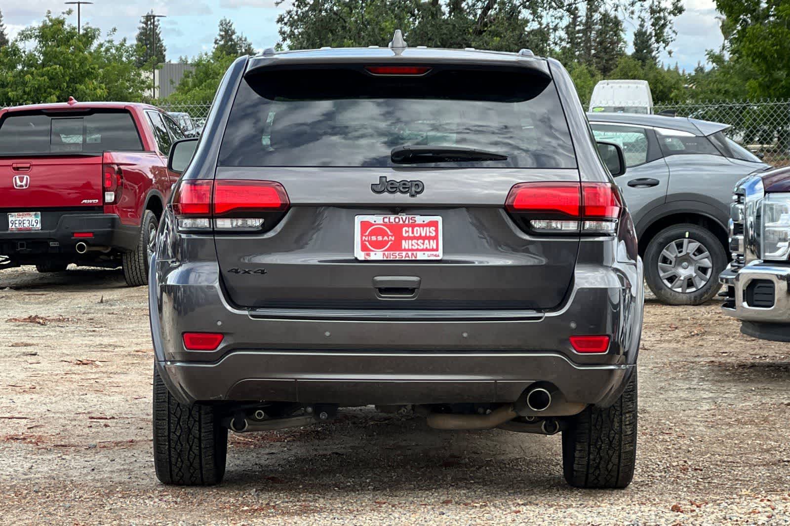 Thumbnail: 2018 Jeep Grand Cherokee - 8