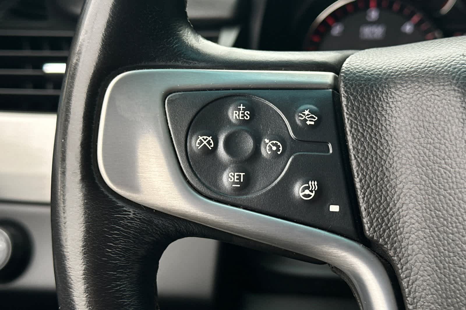 Thumbnail: 2015 GMC Yukon - 34