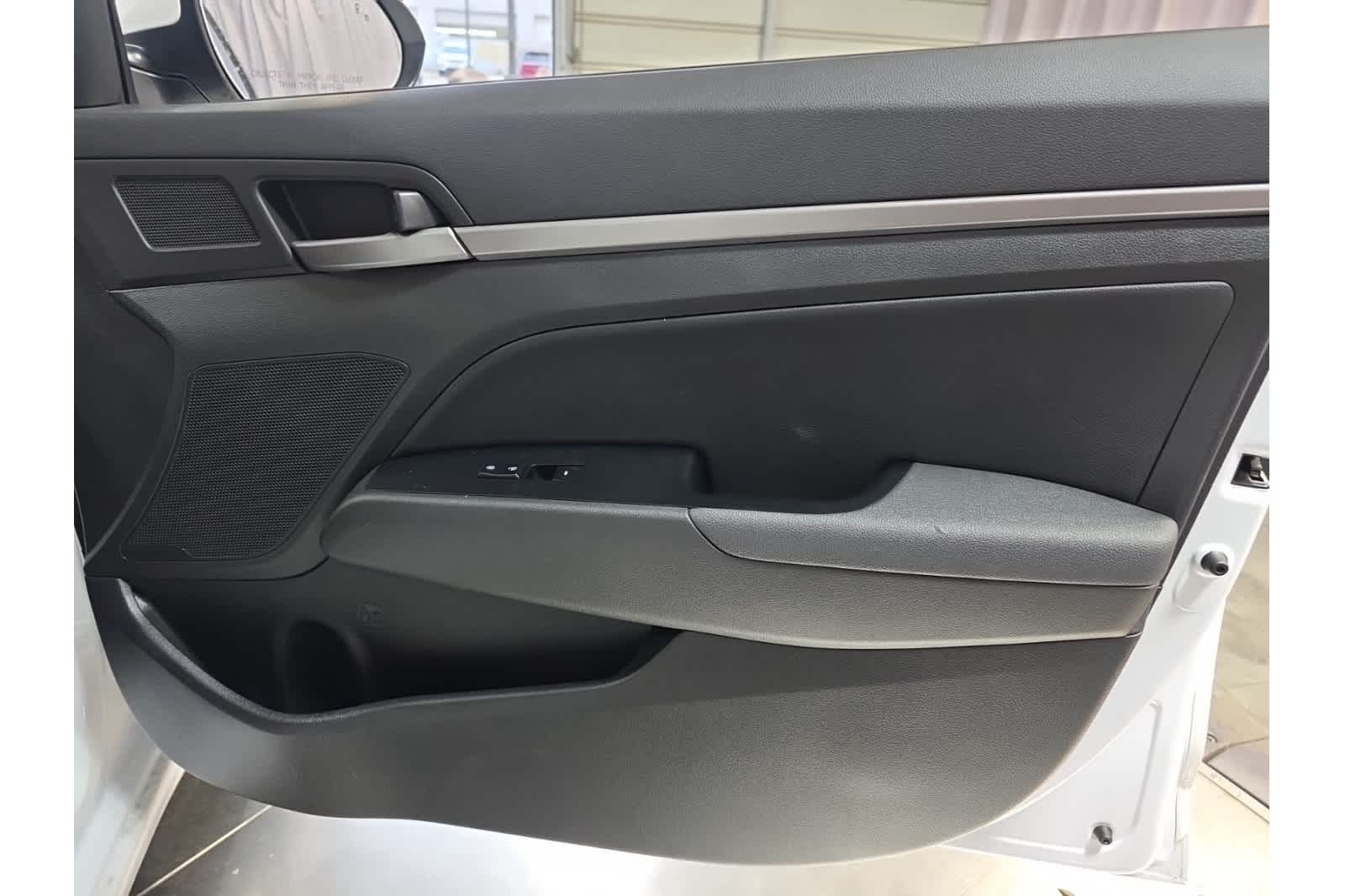 Thumbnail: 2017 Hyundai Elantra - 20