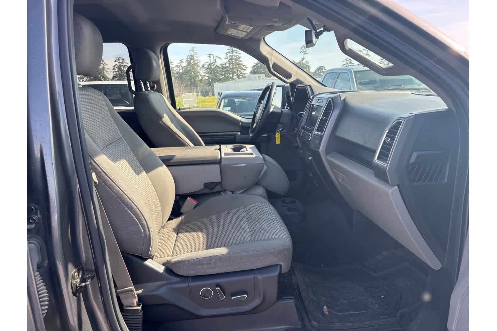 Thumbnail: 2016 Ford F-150 - 14