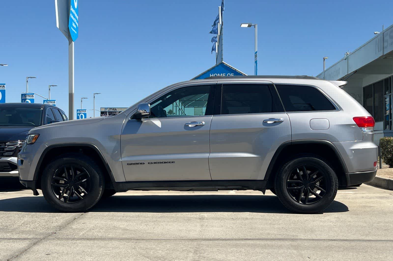 Thumbnail: 2017 Jeep Grand Cherokee - 6