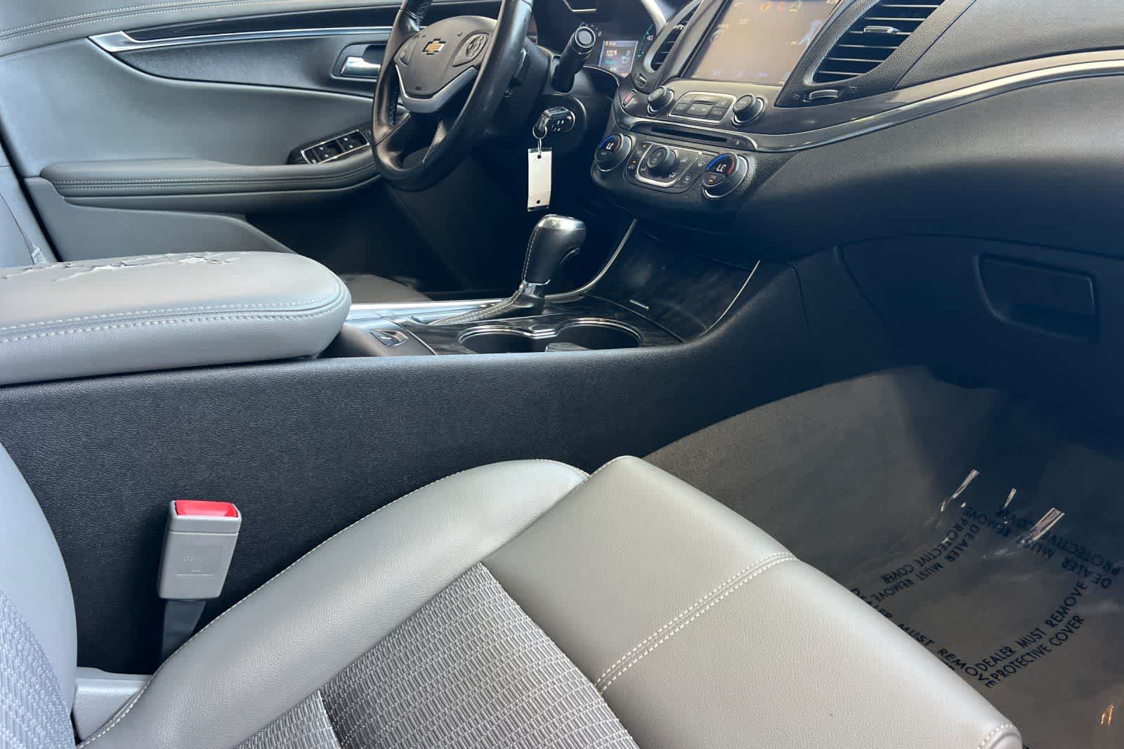 Thumbnail: 2014 Chevrolet Impala - 18