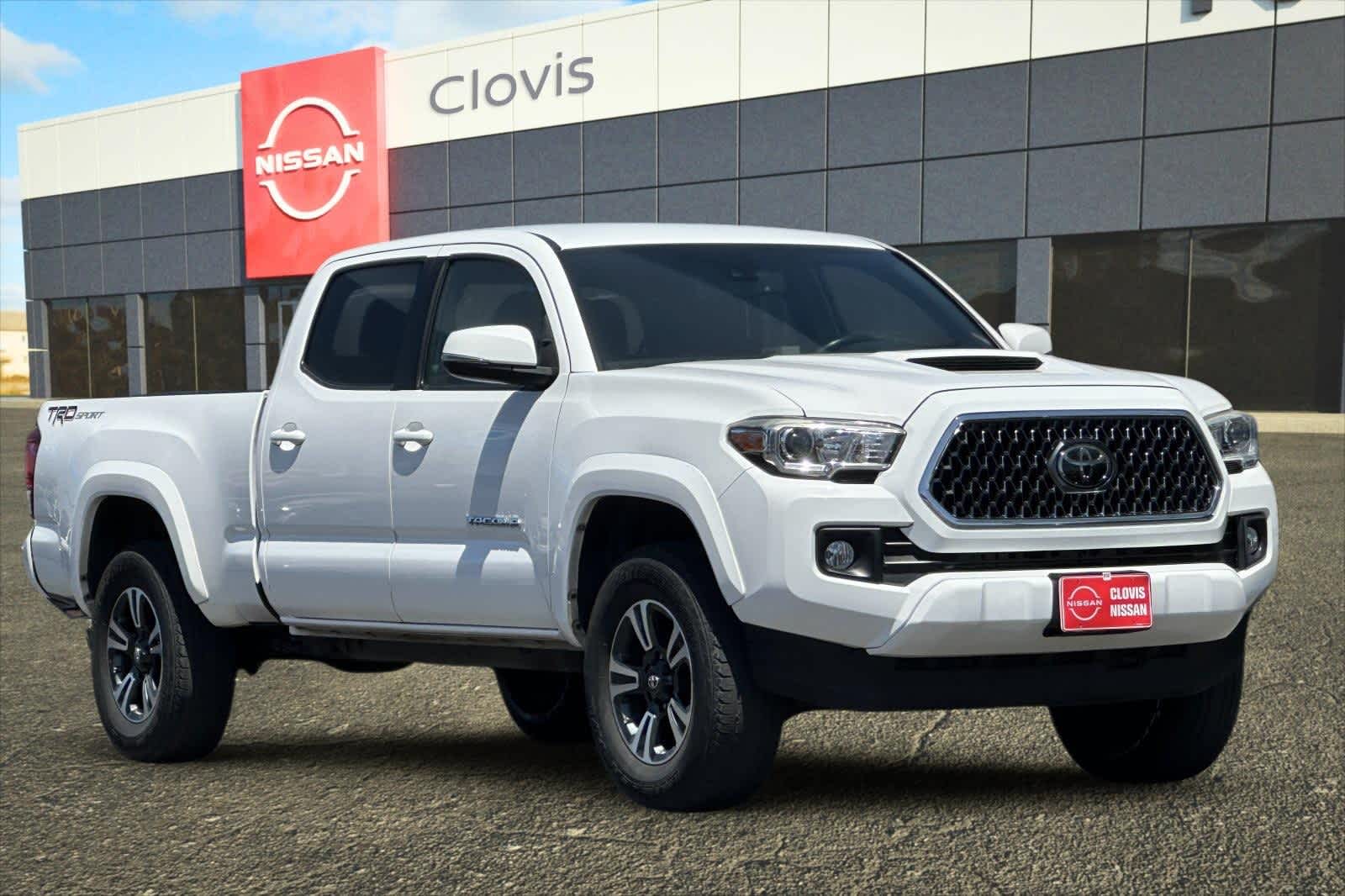 Thumbnail: 2018 Toyota Tacoma - 10