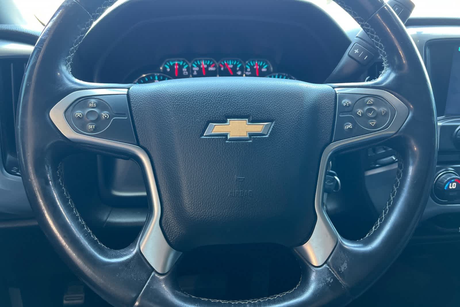 Thumbnail: 2015 Chevrolet Silverado 1500 - 25