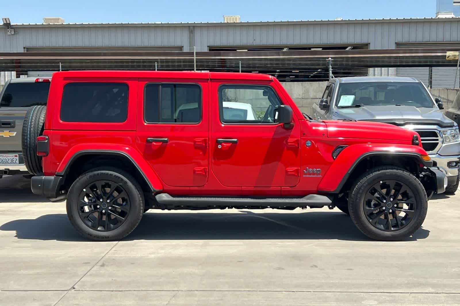 Thumbnail: 2025 Jeep Wrangler - 9