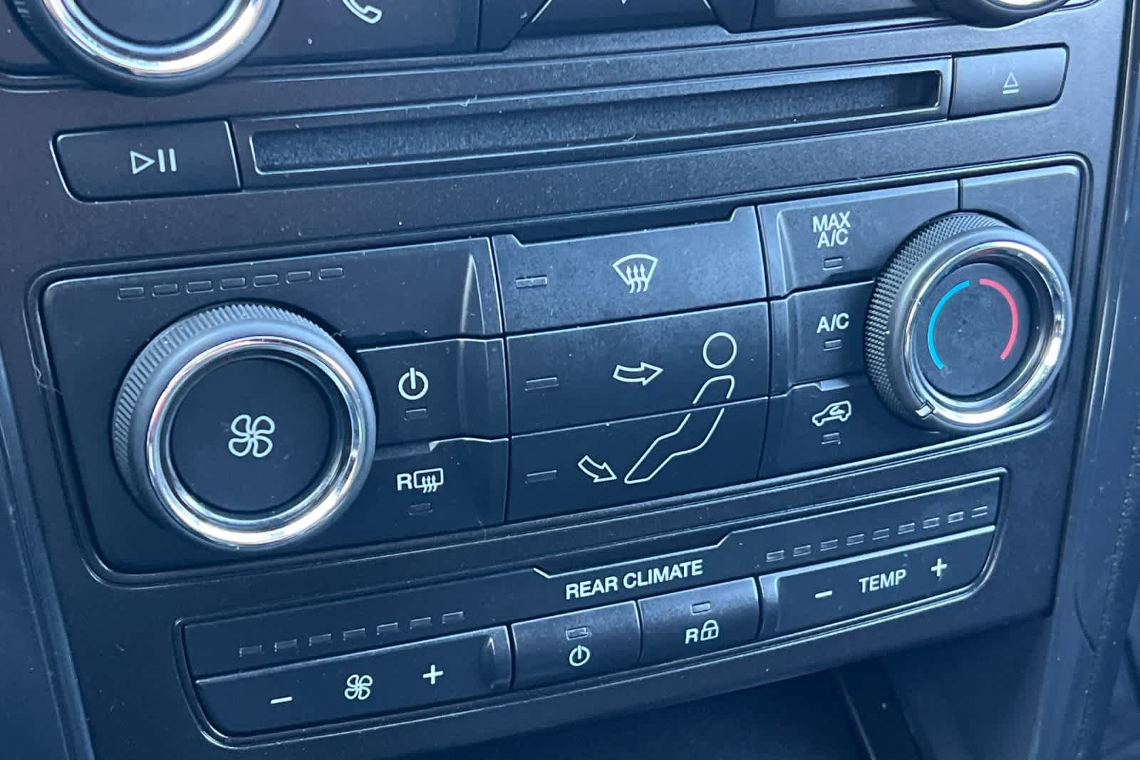 Thumbnail: 2017 Ford Explorer - 25