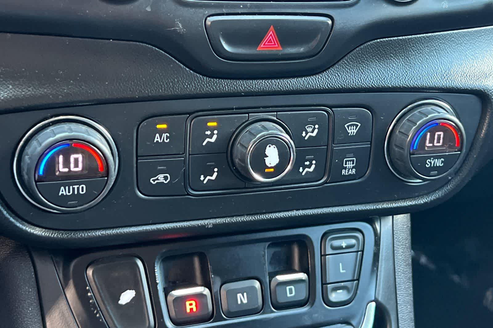 Thumbnail: 2018 GMC Terrain - 25