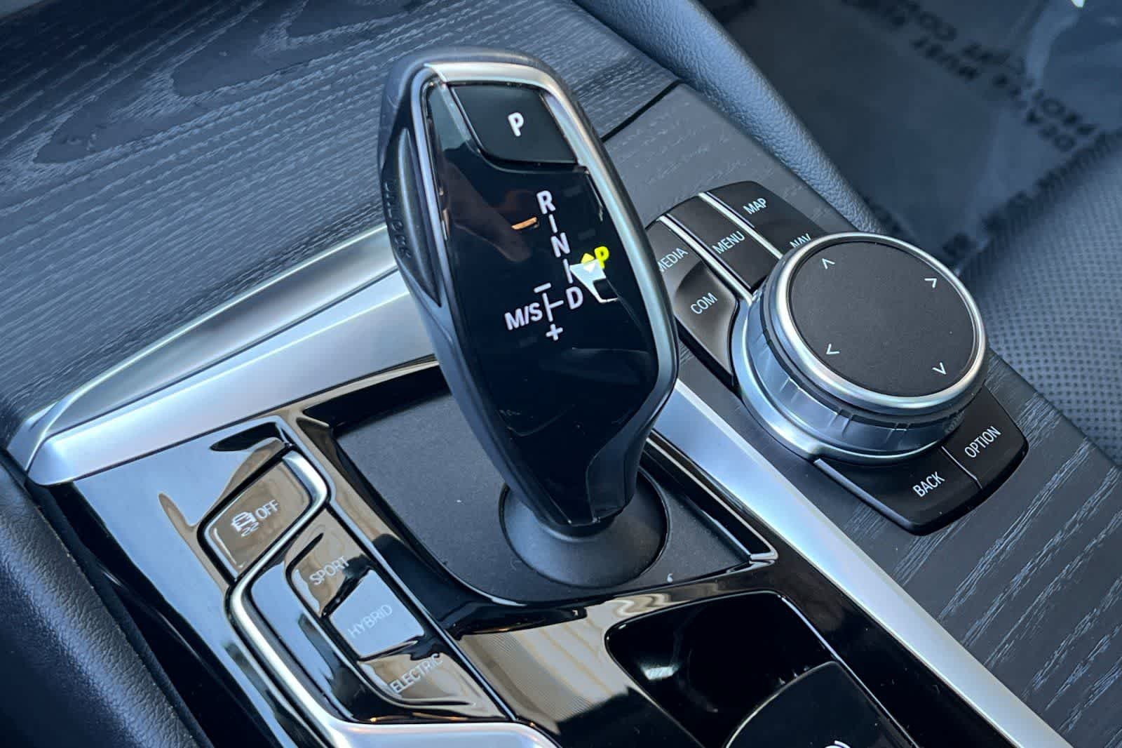 Thumbnail: 2023 BMW 5 Series - 27