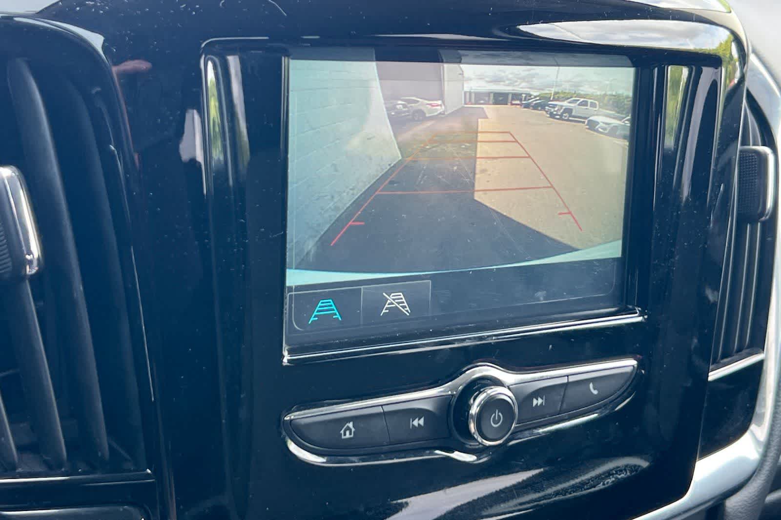 Thumbnail: 2018 Chevrolet Traverse - 22