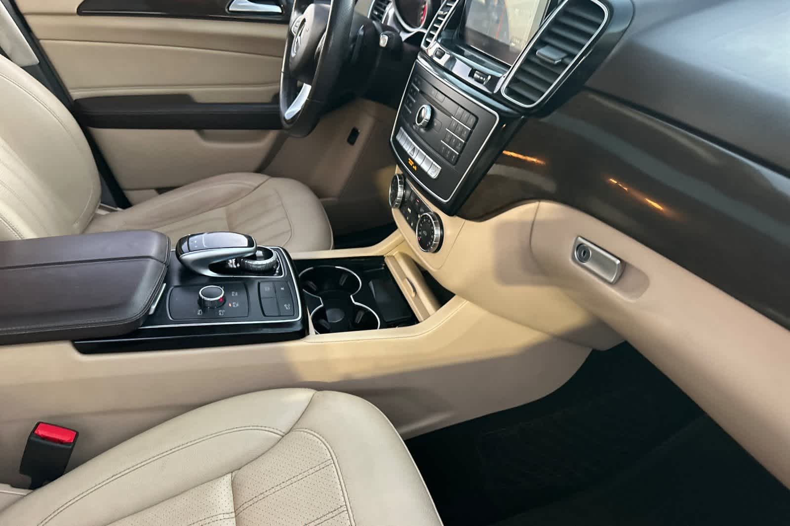 Thumbnail: 2017 Mercedes-Benz GLE - 18