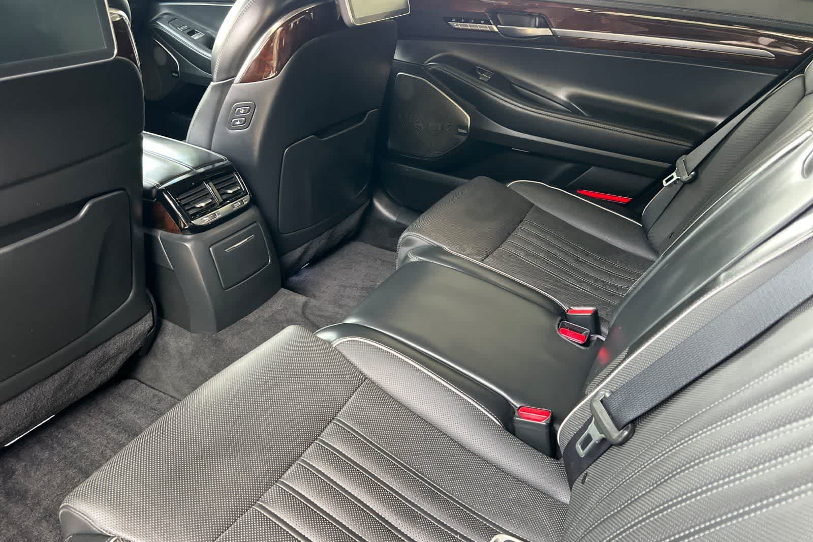 Thumbnail: 2019 Genesis G90 - 5