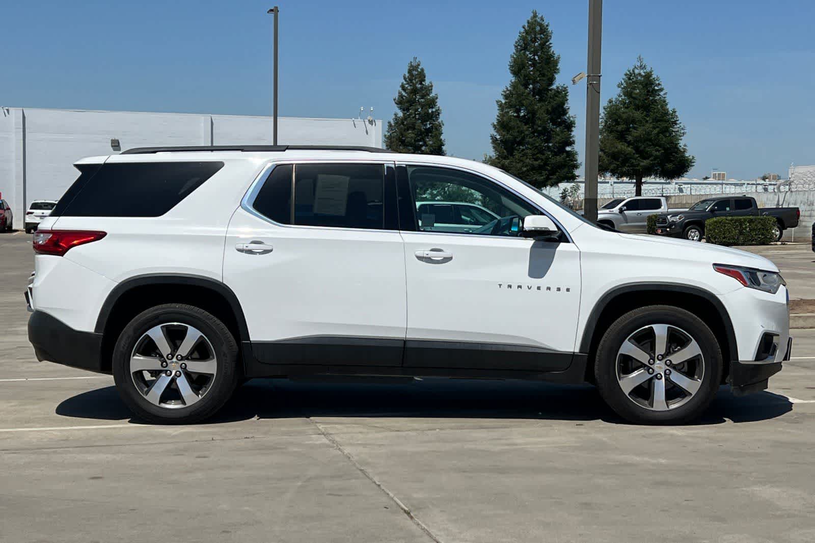 Thumbnail: 2020 Chevrolet Traverse - 9