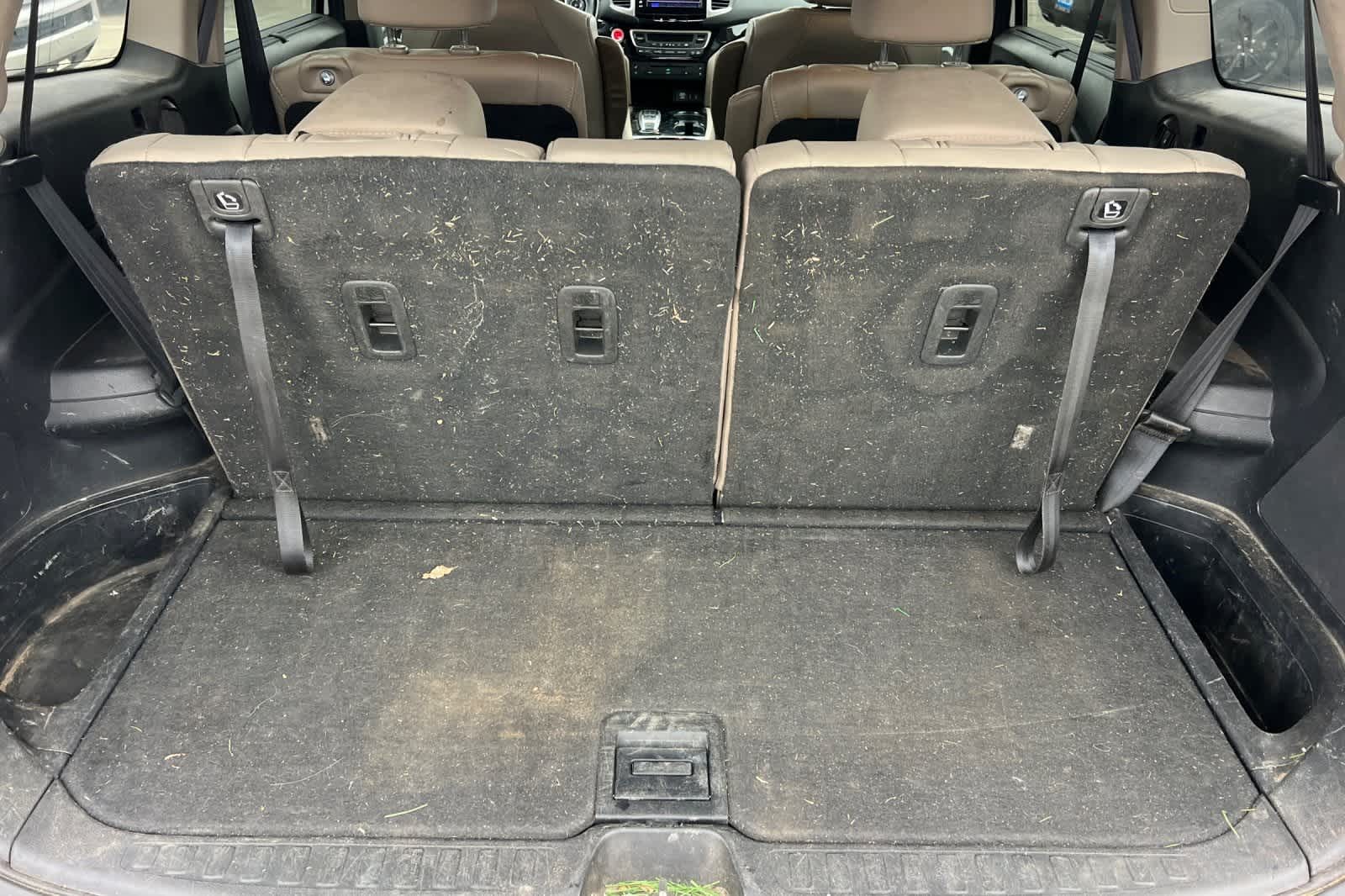 Thumbnail: 2017 Honda Pilot - 17