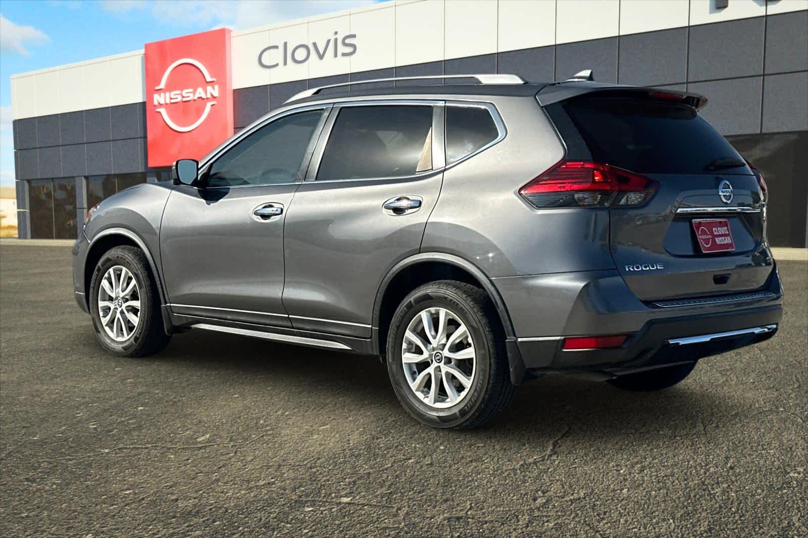Thumbnail: 2017 Nissan Rogue - 7