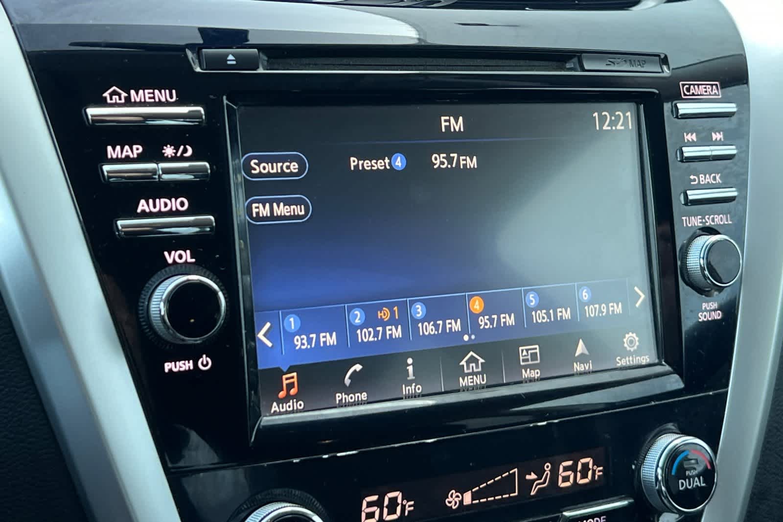 Thumbnail: 2015 Nissan Murano - 22