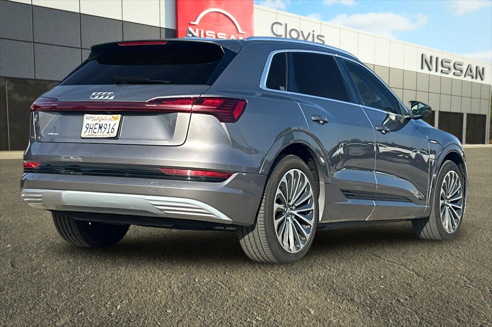 Thumbnail: 2019 Audi e-tron - 3