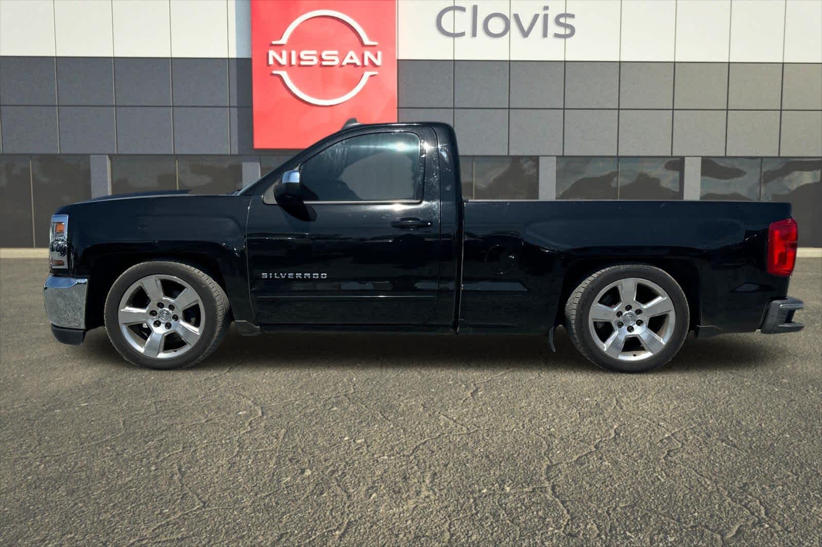 Thumbnail: 2017 Chevrolet Silverado 1500 - 5