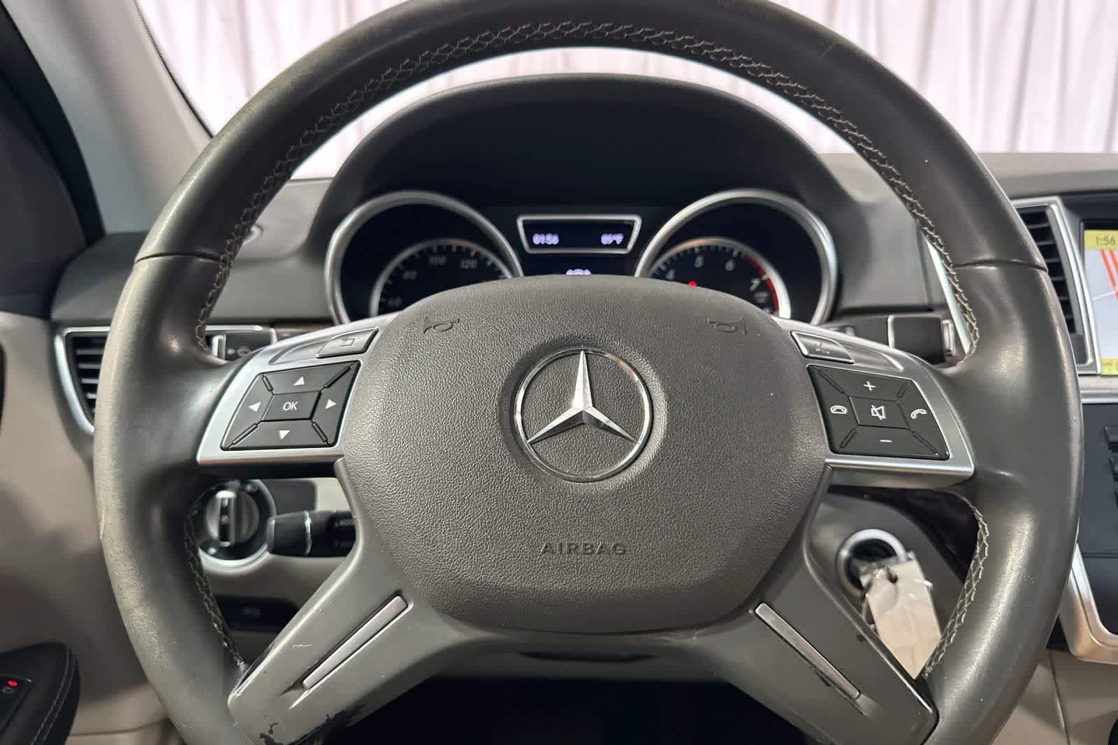 Thumbnail: 2012 Mercedes-Benz M-Class - 25