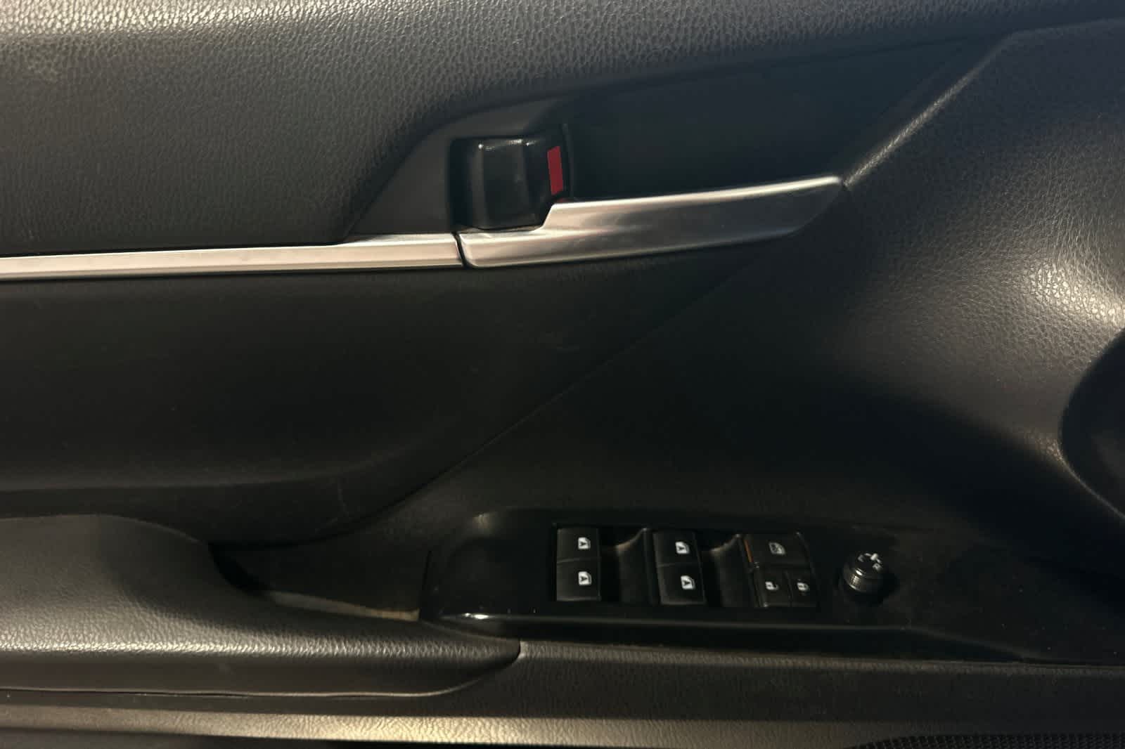 Thumbnail: 2019 Toyota Camry - 15