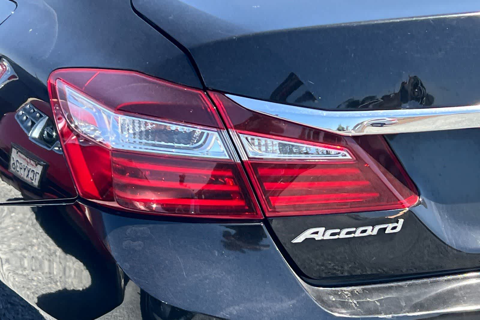 Thumbnail: 2016 Honda Accord - 13