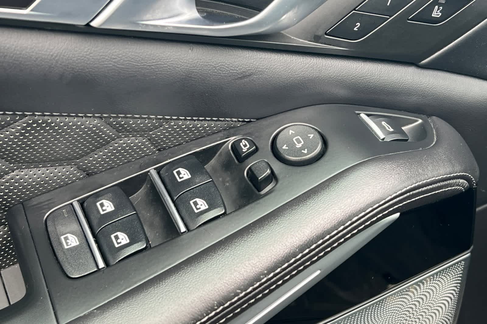 Thumbnail: 2021 BMW X5 - 14