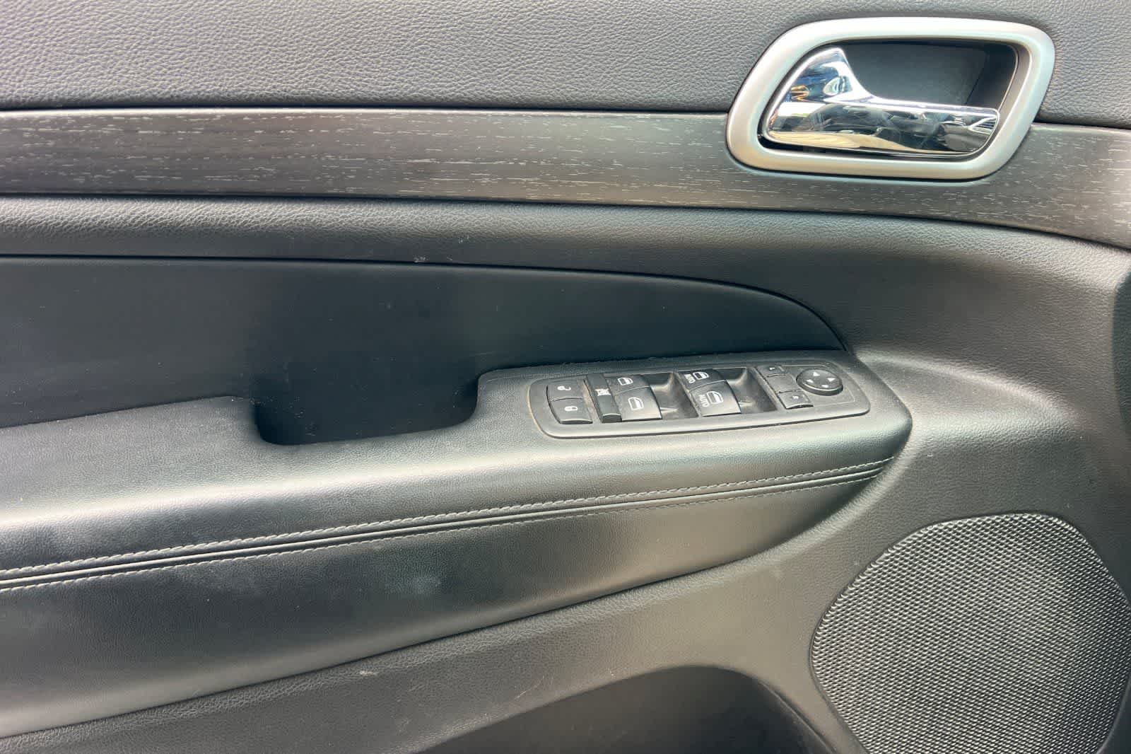 Thumbnail: 2018 Jeep Grand Cherokee - 15